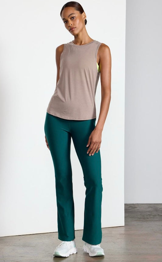 MPG Dynamic Tank Top Taupe